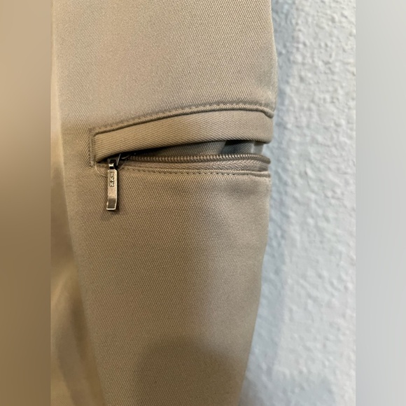 Greg Norman golf shorts size 30 tan - Picture 4 of 4